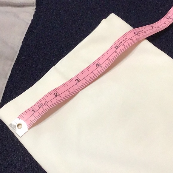 Under Armour heat gear pants. Size 0 - Picture 12 of 12